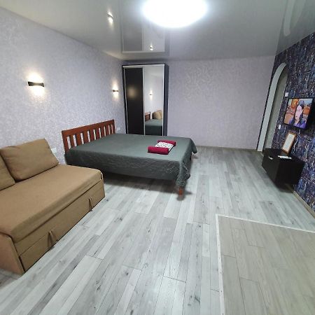 Apartment On Tarkovskogo 2 크로피우니츠키 외부 사진