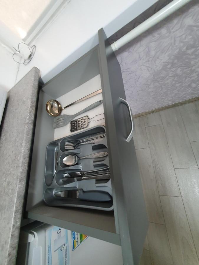 Apartment On Tarkovskogo 2 크로피우니츠키 외부 사진