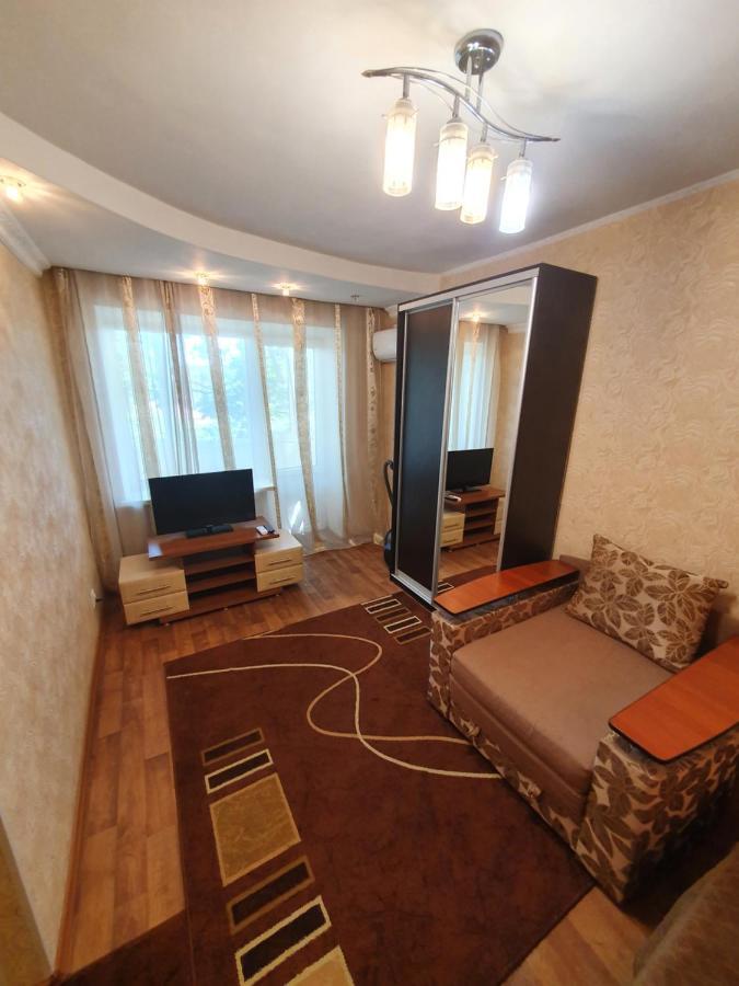 Apartment On Tarkovskogo 2 크로피우니츠키 외부 사진